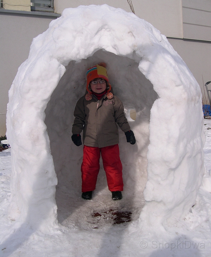DSCN1588.jpg - igloo na placu zabaw